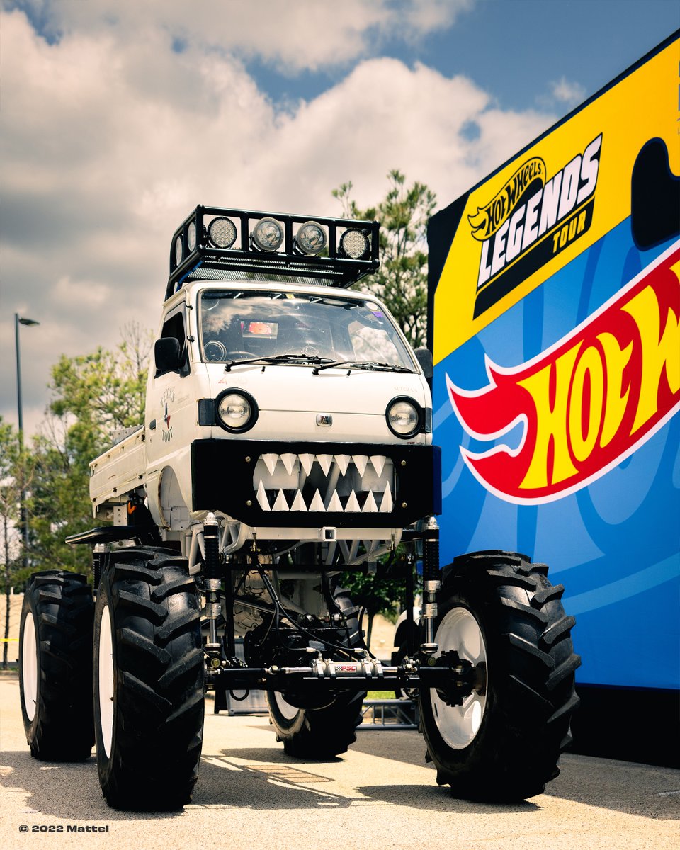 Hot_Wheels's tweet photo. This Mini Truck turned Monster Truck is powered by a 454 Big Block and was completely hand-built from the ground up. Craig has spent countless late nights bringing his dream to reality. https://t.co/WZneEswNhb