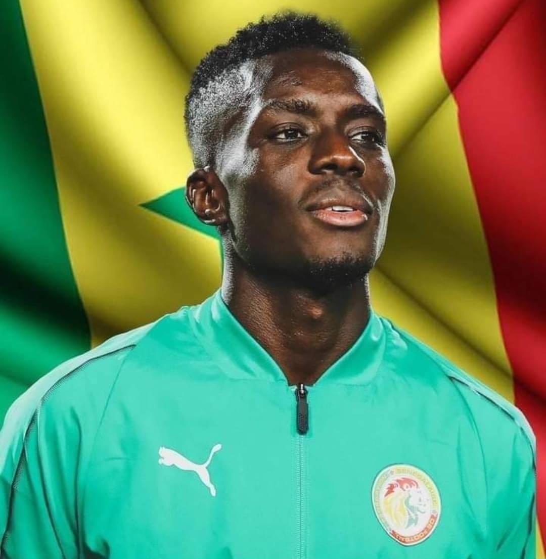 Mbengue62660186's tweet photo. @lequipe La fierté de tout de tout un pays #IdrissaGanaGueye https://t.co/UdEflYNuup