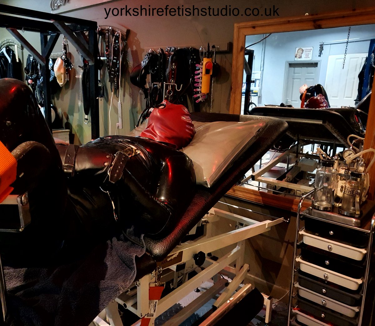 RubberCara's tweet photo. #rubberdomination #rubber #breathplay #hoods #medical https://t.co/4V7XKr5ors