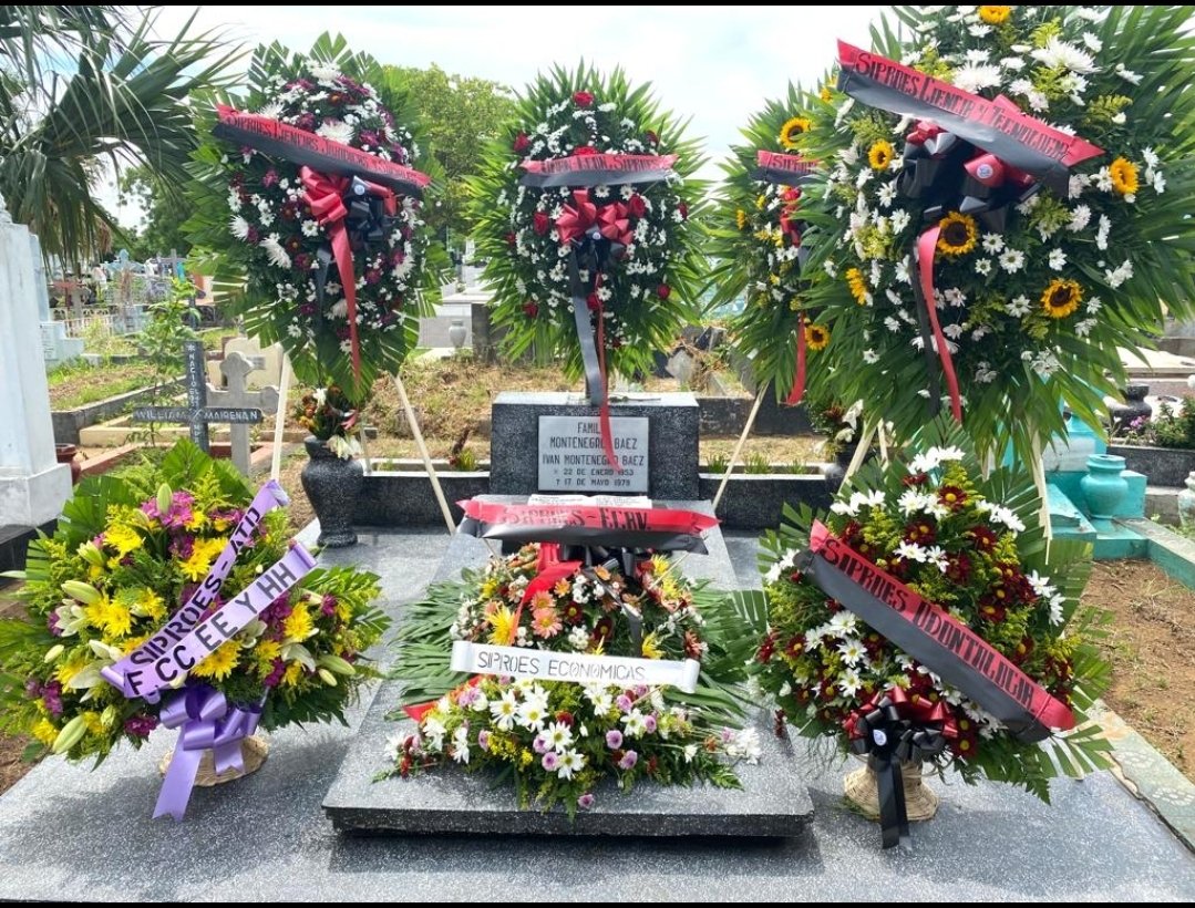 siproesunanleon's tweet photo. Hoy y siempre honraremos la sangre derramada de Iván Montenegro y de todos nuestros Héroes y Mártires, que ofrendaron su vida para darnos paz, tranquilidad, dignidad, restitución de derechos dados por nuestra Revolución Sandinsita
#SandinoSiempre
#LeonRevolucion
#SiproesUnanLeon https://t.co/4pdI27waIV