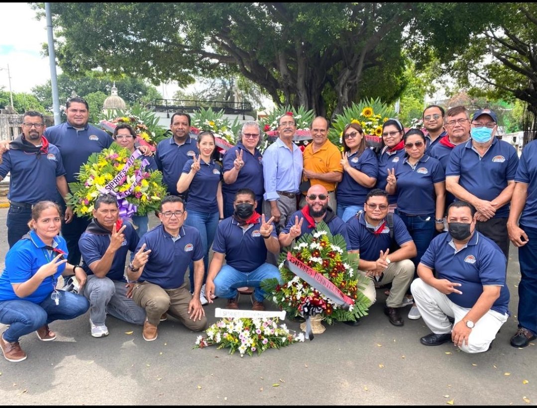siproesunanleon's tweet photo. Hoy y siempre honraremos la sangre derramada de Iván Montenegro y de todos nuestros Héroes y Mártires, que ofrendaron su vida para darnos paz, tranquilidad, dignidad, restitución de derechos dados por nuestra Revolución Sandinsita
#SandinoSiempre
#LeonRevolucion
#SiproesUnanLeon https://t.co/4pdI27waIV