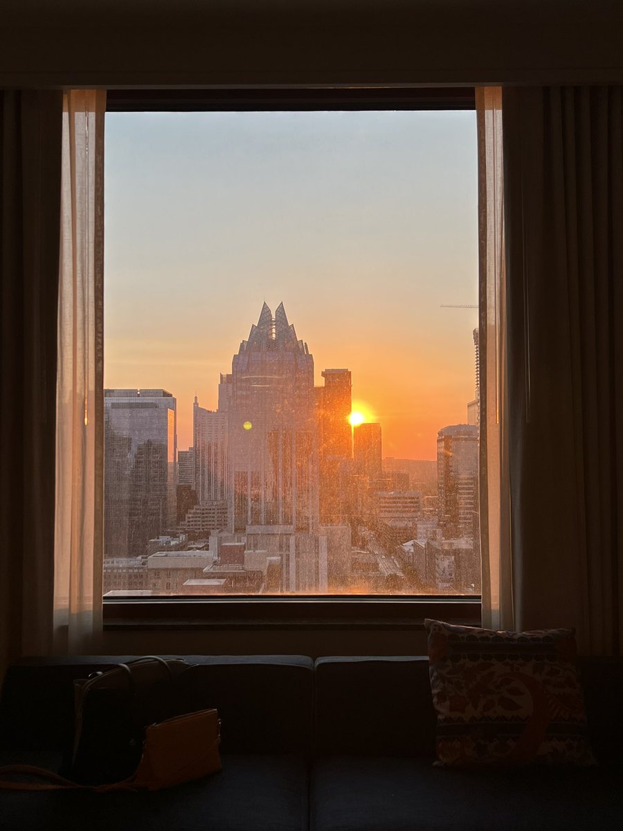 kayems's tweet photo. According to @chriscartrett opening keynote, @Aderant now have 90 customers in their Sierra Cloud plus another 20 underway. Now that is some serious #AderantMomentum. (Pic - Austin sunset - no clouds at all) https://t.co/MX7gjBgA4d