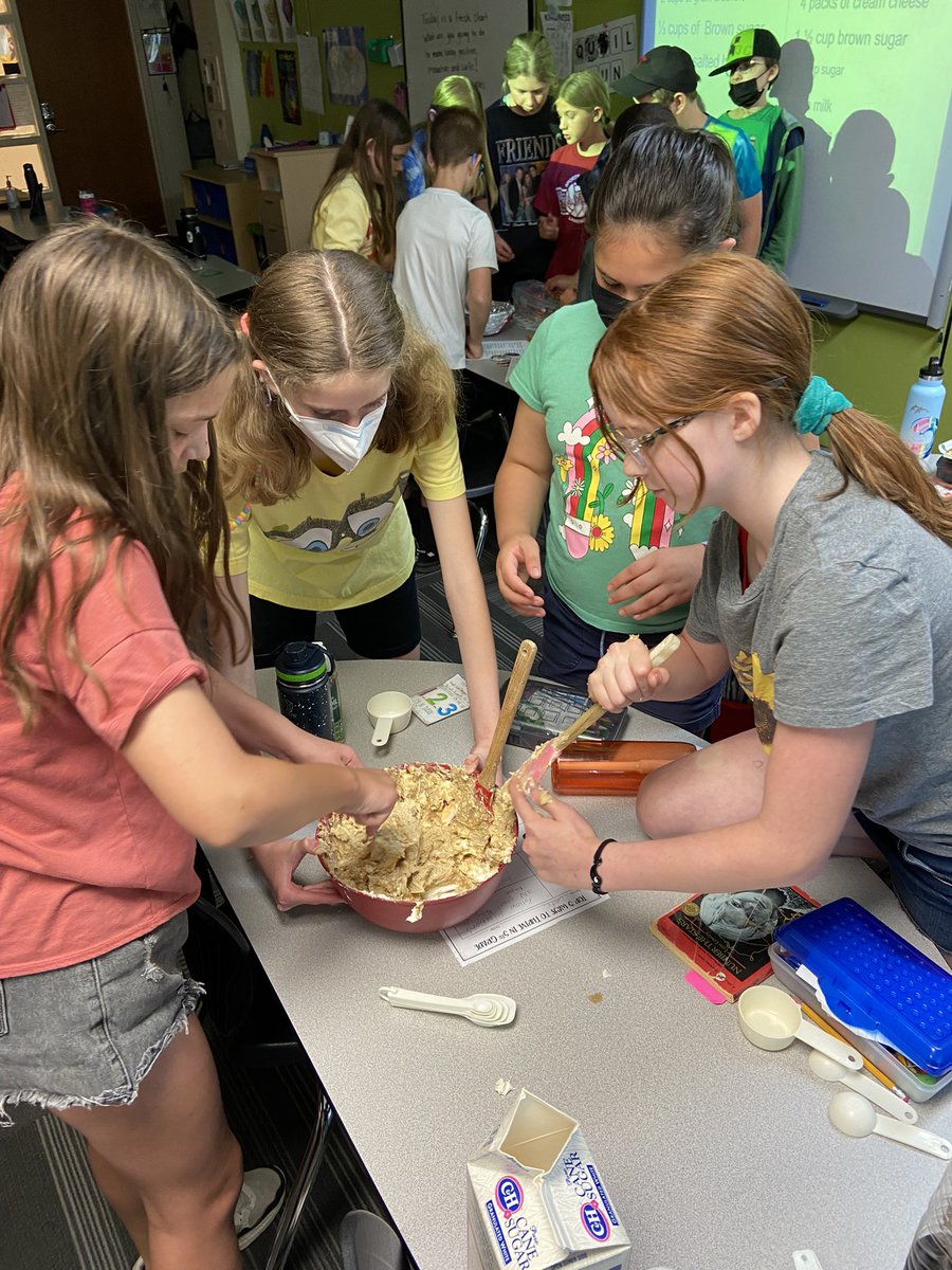 PolkQuailRun's tweet photo. Teach the Teacher today in @Ms_Nickles 5th grade room. Topic: How to make Cheesecake! #commUNITY @usd497 https://t.co/cRkcmKzr6V