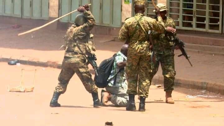 madways__'s tweet photo. HUMAN RIGHTS MUST NOT BE DISCRIMINATIVE.@POTUS& @EU_Commission are slapping #Russia with sanctions for invading Ukraine YET no sanctions were put @KagutaMuseveni after #NovMassacre&other crimes he continues to commit.WHERE IS THE JUSTICE? #KUNGA #EndPoliceBrutality @G7 @UN @USAID https://t.co/IOeMreRFGg
