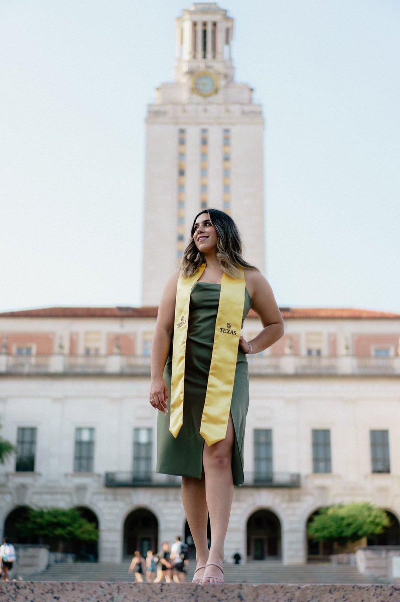 vianeyjau_'s tweet photo. 4 years later and I still have the same UT ID https://t.co/jsWKbfwKai