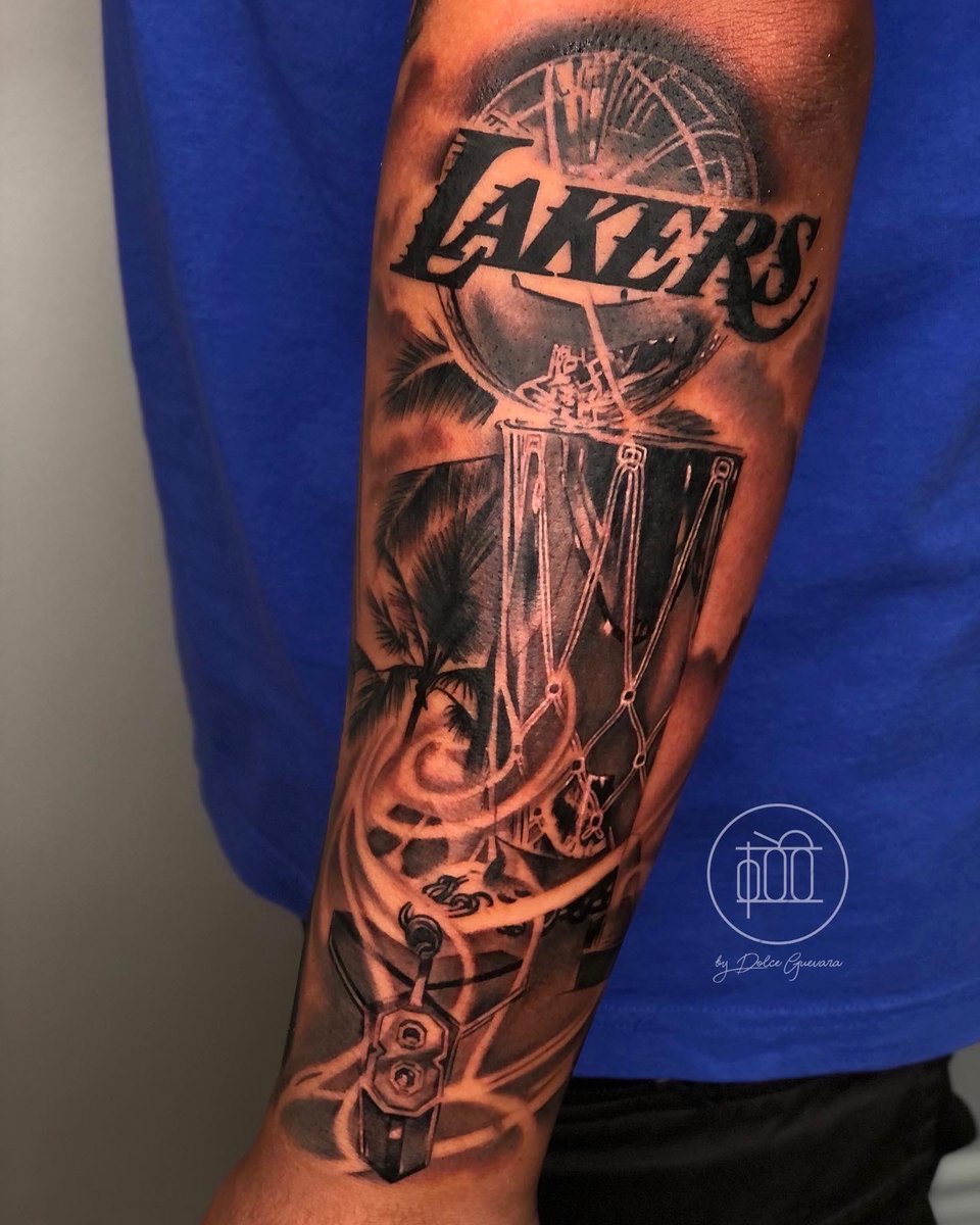 dolce_guevara's tweet photo. Loved doing this Kobe/Lakers tattoo 💜 hope you guys like it 🙏 #lakers #lakerslove #lakersnation #mambamentality #kobebryant #kobememorial #kobebryanttattoo #kobetattoo #losangeles #california #dolceguevara https://t.co/xCPrfQF5Wq