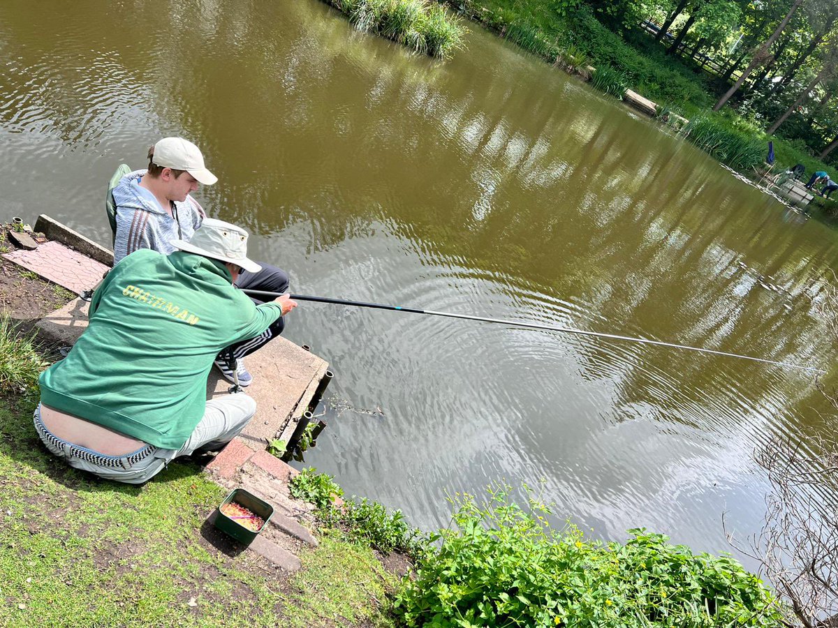 A day out coaching with The NHS as the patients are prescribed fishing to improve their mental health 🎣=💊
#mentalhealth #SocialPrescribing #angling #carp #addiction #fishinglife  #fishing #mirrorcarp #carpfishing #addictionrecovery #lurefishing #tacklingminds 
<a href="/PennineCareNHS/">Pennine Care NHS FT</a>