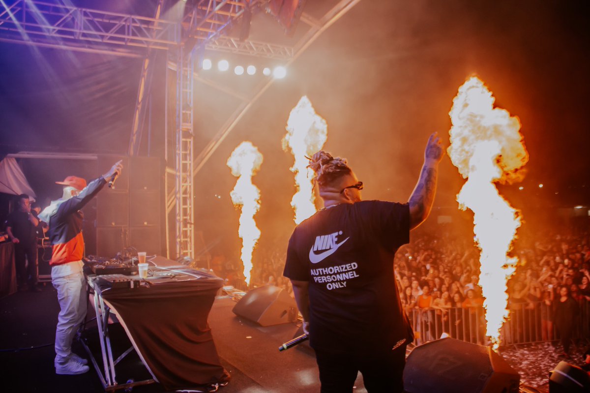 eucaliffa's tweet photo. Quebrando tudo nos palco e fazendo meu nome aos poucos 🔥🔥🔥 https://t.co/i1onmRXzH7