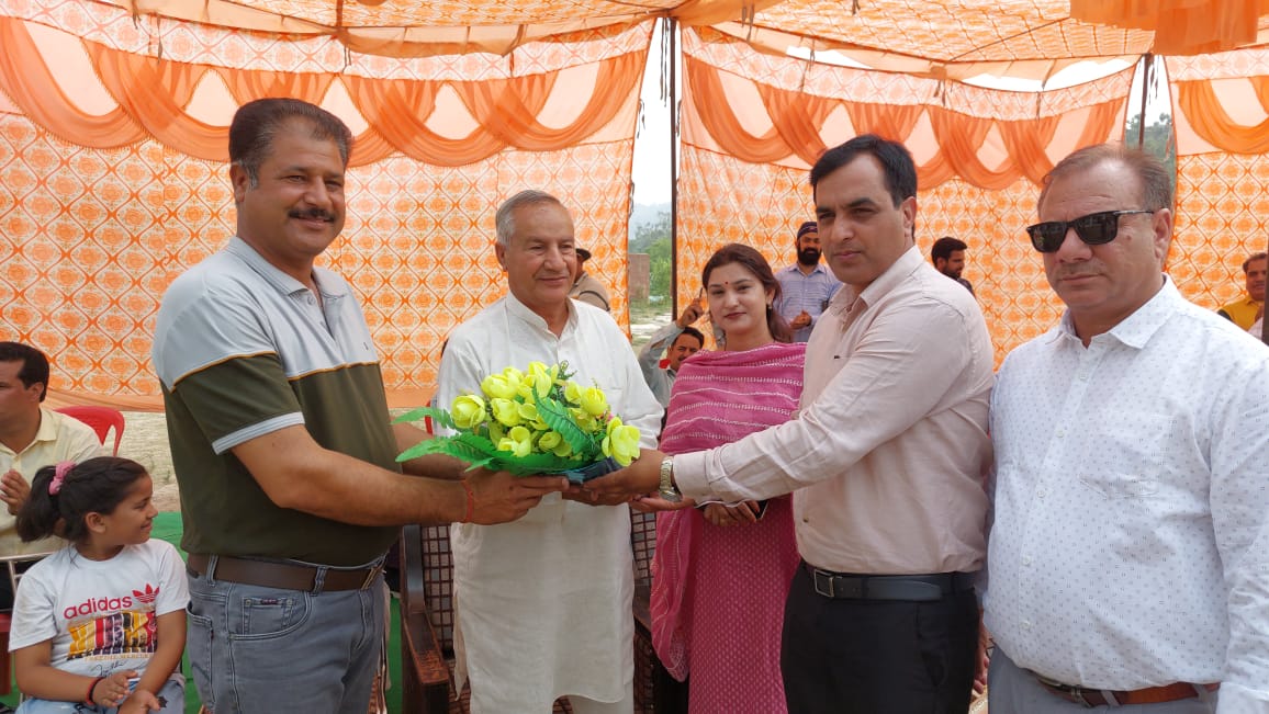 DdcSeri's tweet photo. DDC SERI congratulated to all the youth who took part in Open Volleyball  Tournament  which was organised by Hurricanes Club and also congratulated to the winners 🏆 of the tournament. https://t.co/8lXHWdORWh