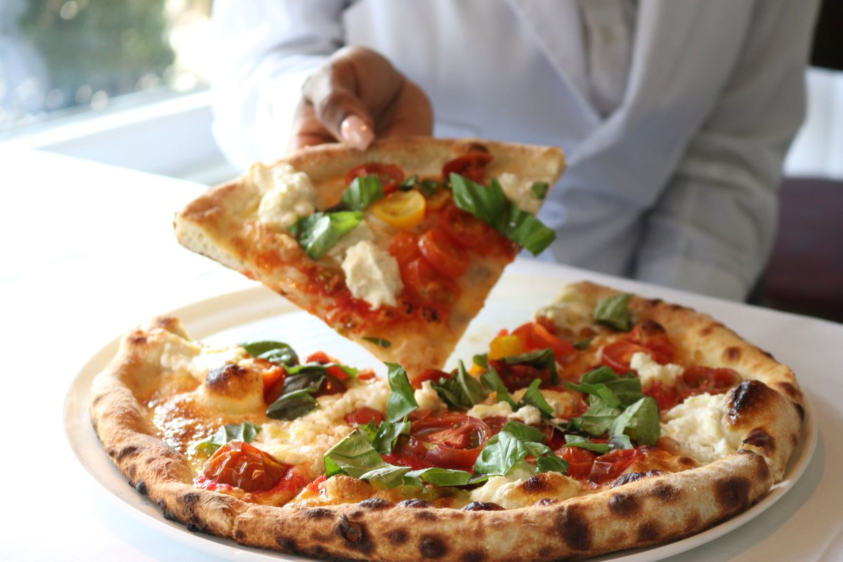 You wanna pizza this? Make your reservations and join us! 😉🍕