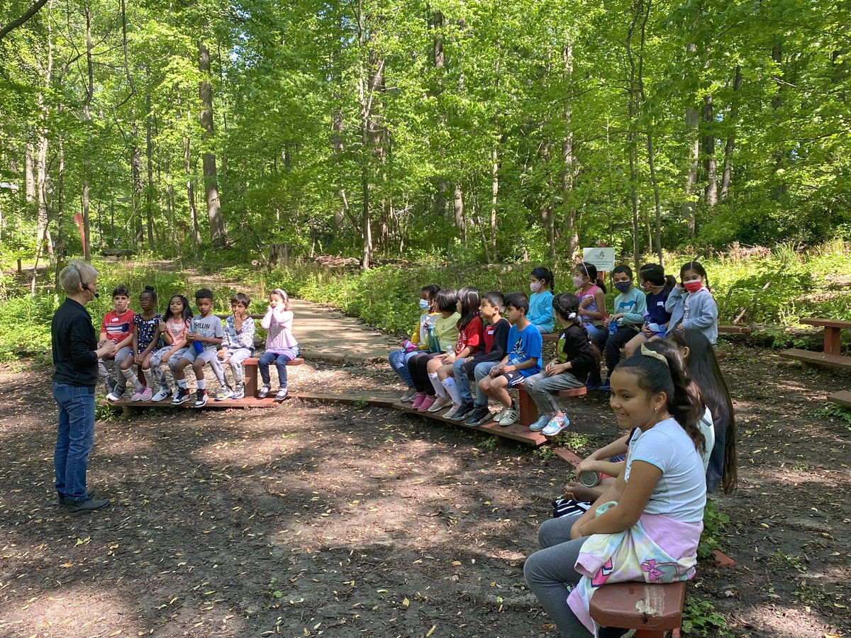 MsJConnors's tweet photo. We had so much fun at Hidden Oaks Nature Center learning about how animals change and grow. @FCPSR2 @FreedomHillES @MsJConnors @fairfaxparks #fhhighlights https://t.co/2qbXBTY2aC