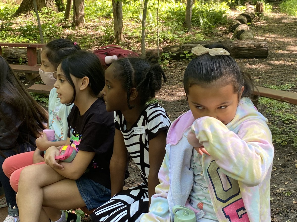 MsJConnors's tweet photo. We had so much fun at Hidden Oaks Nature Center learning about how animals change and grow. @FCPSR2 @FreedomHillES @MsJConnors @fairfaxparks #fhhighlights https://t.co/2qbXBTY2aC