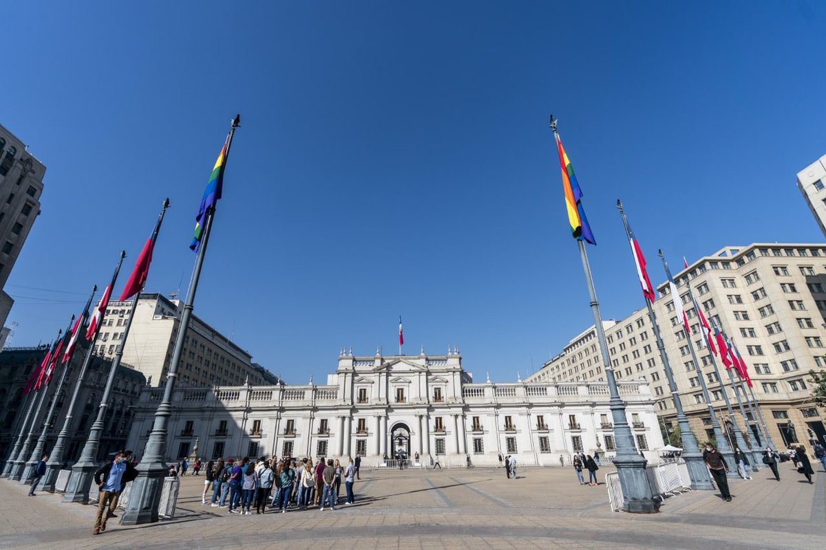 GabrielBoric's tweet photo. El respeto es la base para nuestra convivencia. Hoy reitero mi compromiso y el de nuestro Gobierno con la comunidad LGBTQIA+. Seguiremos trabajando por igualdad ante la ley y la erradicación de toda violencia. #NoMásDiscriminación https://t.co/lcj1Wbai3S