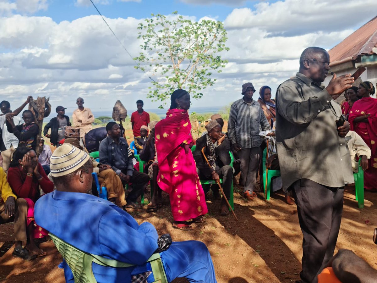 AbdubaTume's tweet photo. Delighted to have held a fruitful interaction with Golole 1 Village members in Saku Constituency to discuss several factors associated with the community development and my broad agenda for the people Marsabit County. #Inaweze #TumTumeTumeBungeni https://t.co/sZfWjxz1Ct
