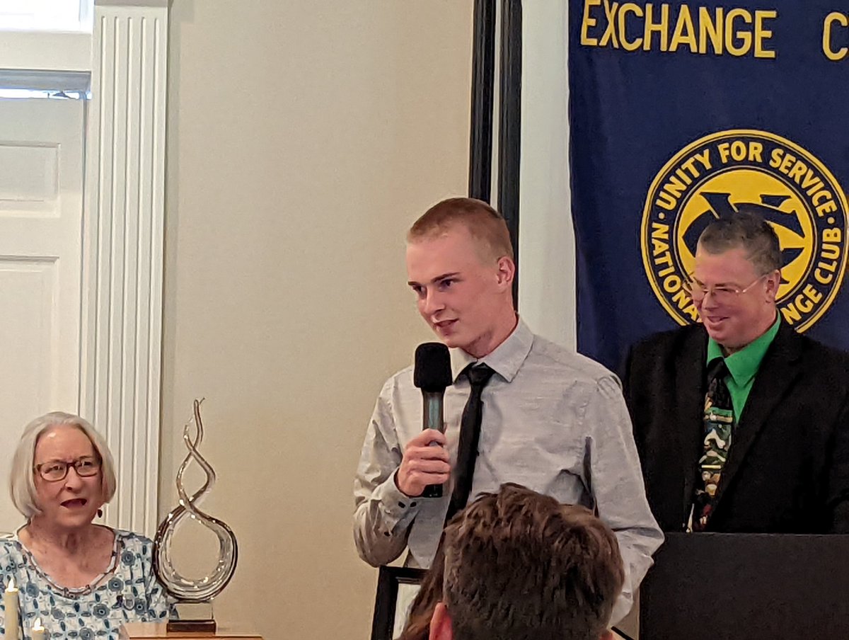 hunt_Rob's tweet photo. Congratulations @LukeHarr10 on winning the 2022 Red Haven award, the second straight winner from @FranktonAthleti @thbsports https://t.co/aEHED3gBfL