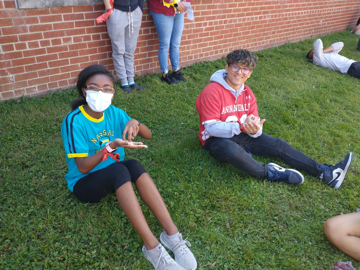 fcacad's tweet image. Students from all FC Academy classes brought their expertise to the simulated mass casualty event today and learned about more about how their chosen field interacts to keep us safe and save lives!  @FallsChurchHS @FCPSR2 @FCPS_CTE