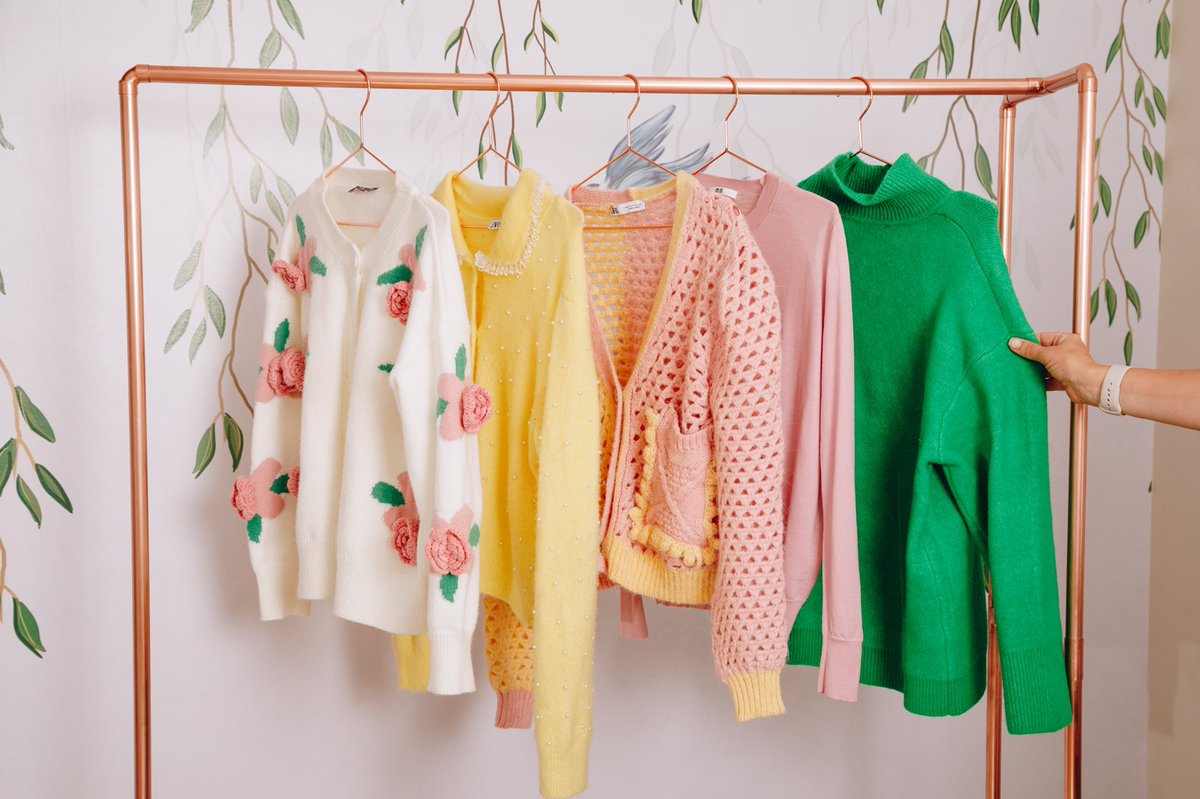 My winter staples with lots of colour on my pretty new copper rail that makes everything just pop 
instagram.com/p/CdnXEk-q8B2/…