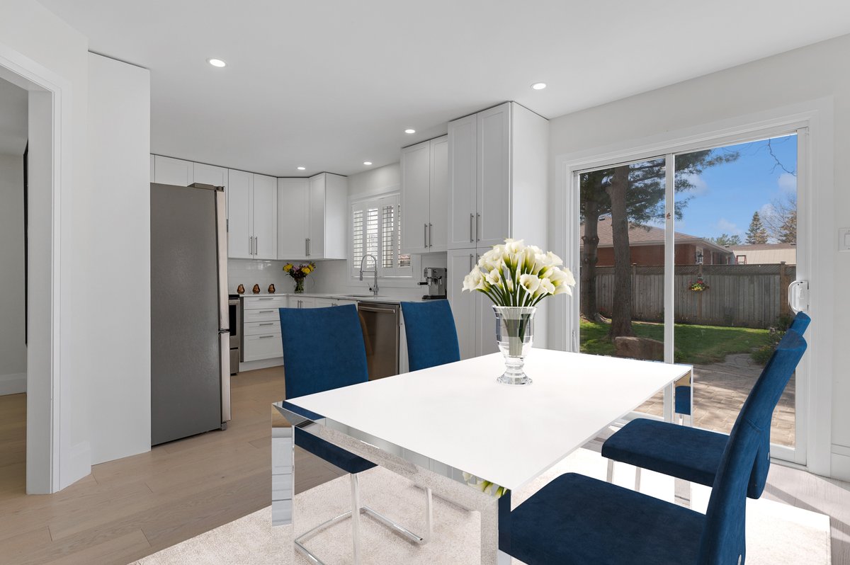1steveaugustine's tweet photo. 🏡FOR SALE!
🌎 https://t.co/NWvjlcwkjb 🌎
⚡️Buy this house I'LL BUY YOURS!

FULLY-FINISHED 4+1 BED/4 BATH GRIMSBY HOME! BACKYARD OASIS WITH IN-GROUND POOL!

Call 📞 Text 📱 or Email 💻 289-235-8000 | info@steveaugustine.com
*conditions apply, ask for details. https://t.co/WChbvEzI8Y