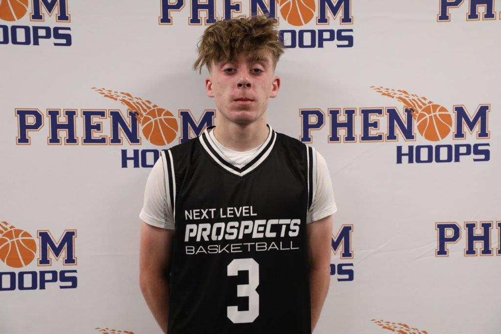 “Getting to Know” 6’1 ’23 Caleb Senyo
#PhenomHoops 

- He’s a steady floor general who looks to create for others and find scoring opportunities within the flow of the action.

Read more about his game: phenomhoopreport.com/getting-to-kno…