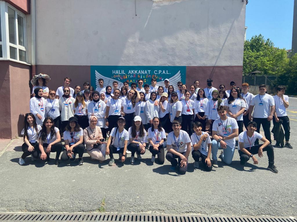 halilakkanatcpl's tweet photo. TÜBİTAK 4006 Bilim Fuarında gorev alan öğrenci ve öğretmenlerimizi tebrik ederiz. Calismalarinin duvarlarını dileriz.
@tcmeb 
@istanbulilmem 
@esenyurtmem 
@vdtctn2 https://t.co/4F2BABLUBx