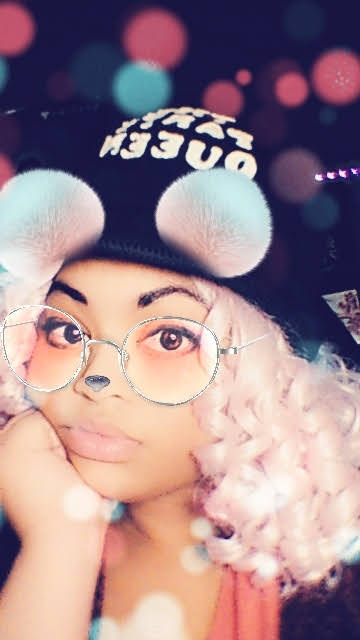 ThePartyQueen19's tweet photo. my pink hair works so well with this filter! 🥰 https://t.co/9g0DAtajPC