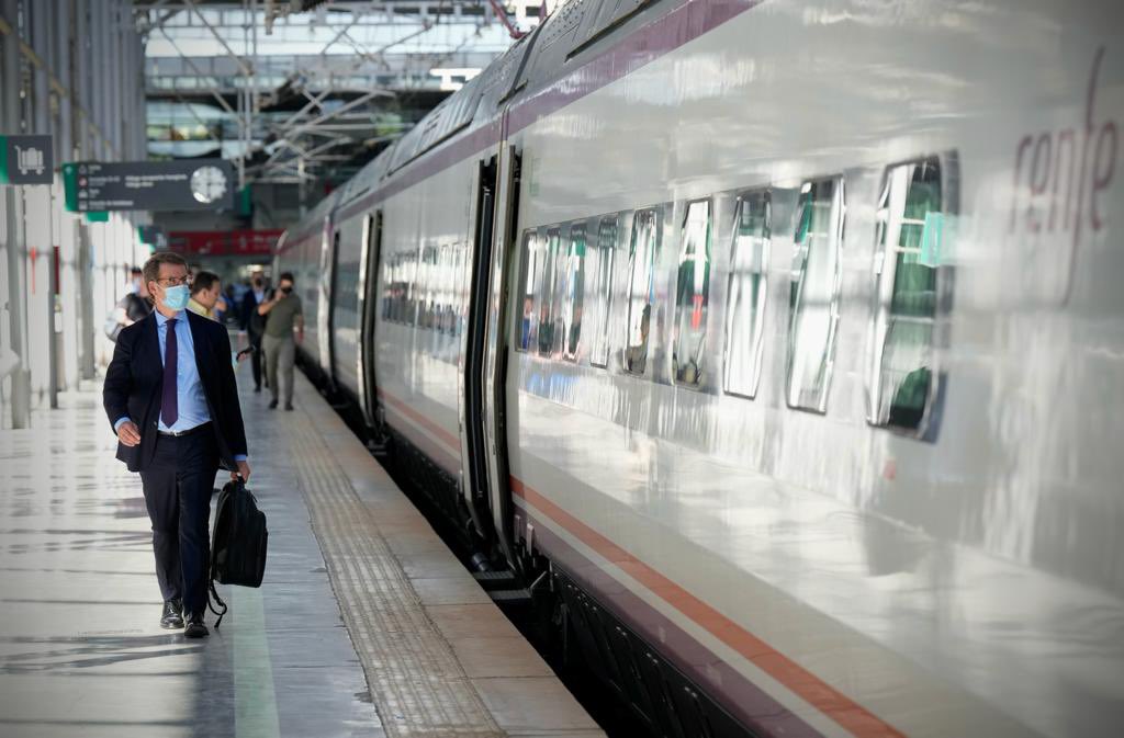 Ya de camino a apoyar a <a href="/JuanMa_Moreno/">Juanma Moreno</a> en la precampaña andaluza. Deseo cuatro años más de estabilidad y rigor en la comunidad y eso solo puede garantizarlo el presidente Moreno. Andalucía es la prueba de que hay alternativa a la improvisación que ofrece el Gobierno de España.