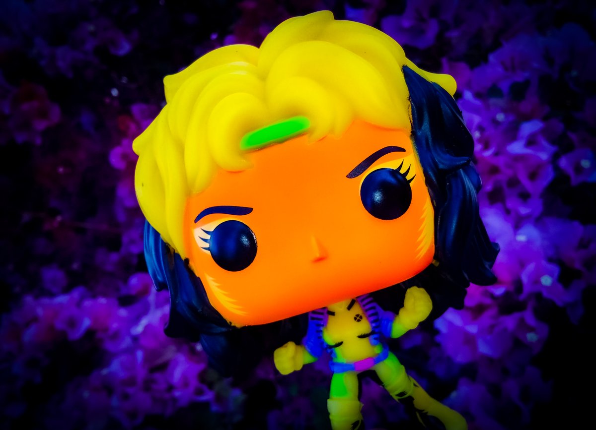 blindboxbabe's tweet photo. "Be a dear and show me where that will hurt 'em the most." #FunkoPhotoADayChallenge #blacklight #rogue #marvel https://t.co/Y7cnBlfVWF