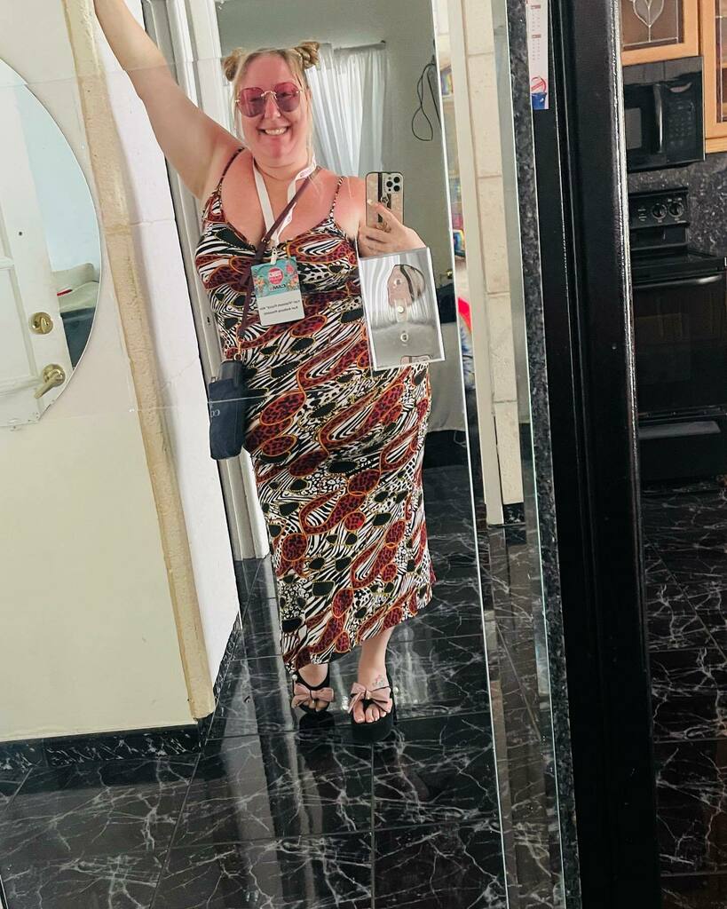 TW Pornstars - Kari "Platinum Puzzy" Anthony Queen Of BBW. Twitter. On our way to xbiz