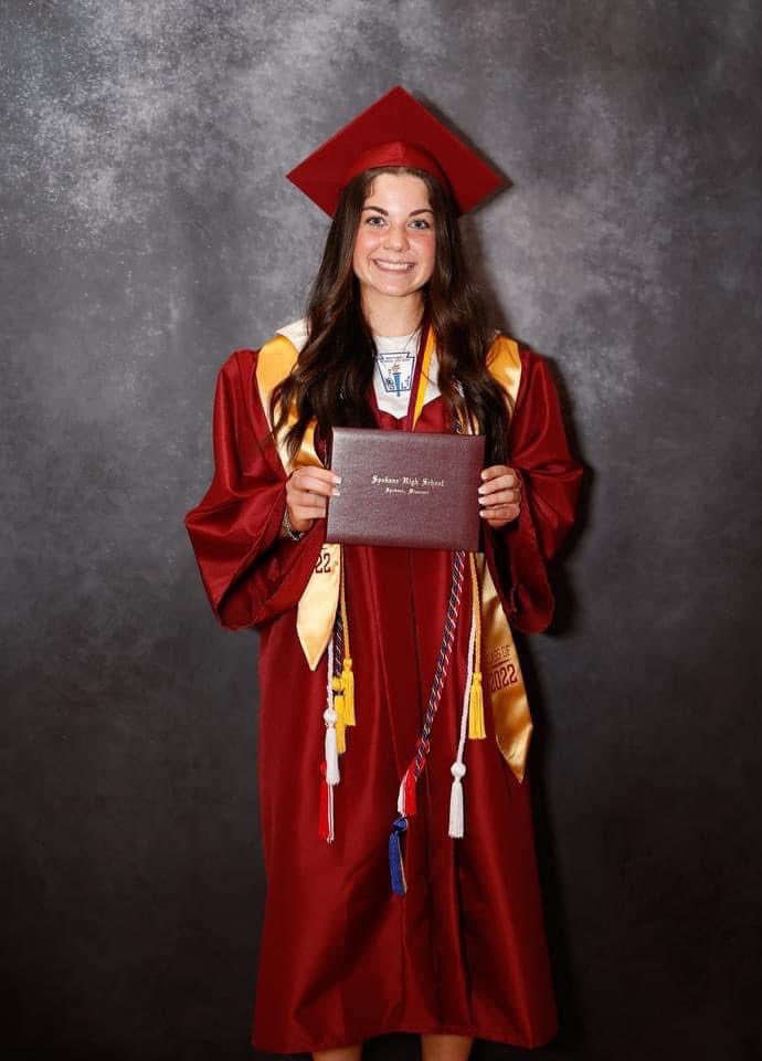 Congratulations to our senior Lady Owls. 🏐🎓