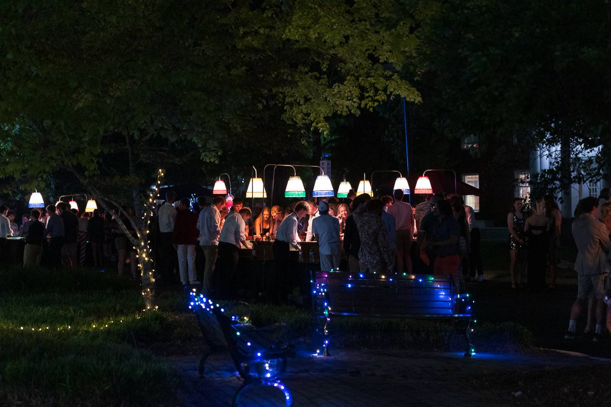 StudentLifeHC's tweet image. Thank you to everyone who attended Vegas Night on May 11. Nearly 500 students were in attendance for a fun and exciting evening to celebrate May in style!