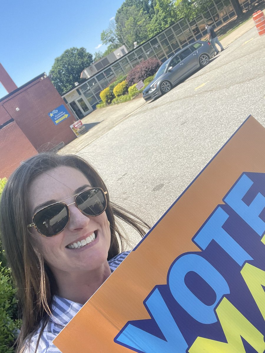 Talking to voters about schools; at one of my favorite schools! ❤️ #VoteYesAndYes <a href="/SMARTBondGCS/">GCS S.M.A.R.T Bond & Sales Tax</a>