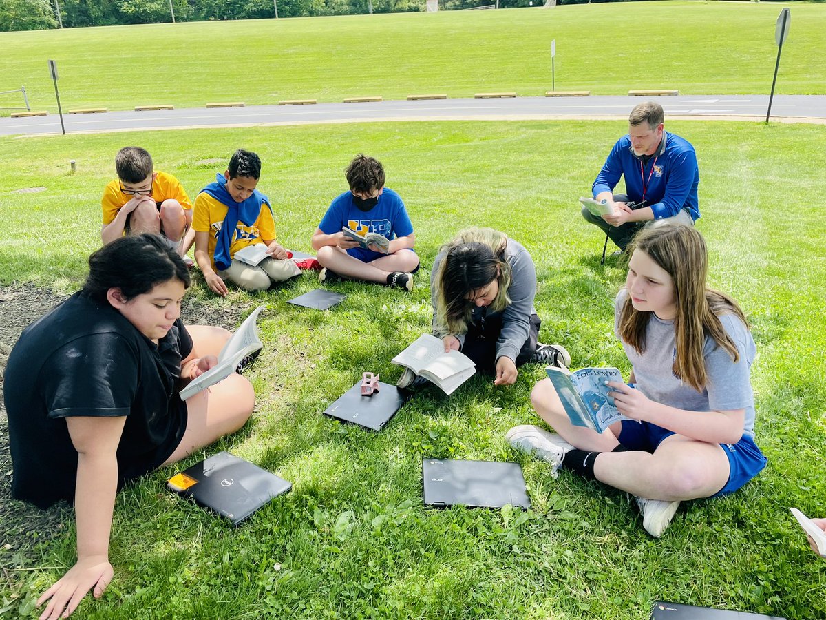 Couldn’t resist the ☀️ so had to come outside and read some more 😎📖 <a href="/MrsTalmoHB/">Mrs. Talmo</a> #unstoppable