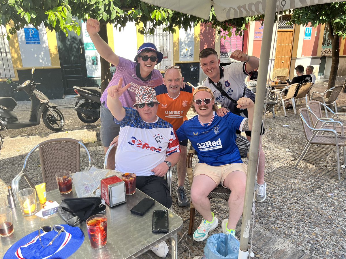 Mijaroo's tweet photo. Bouncing in Seville https://t.co/6azalL8g40