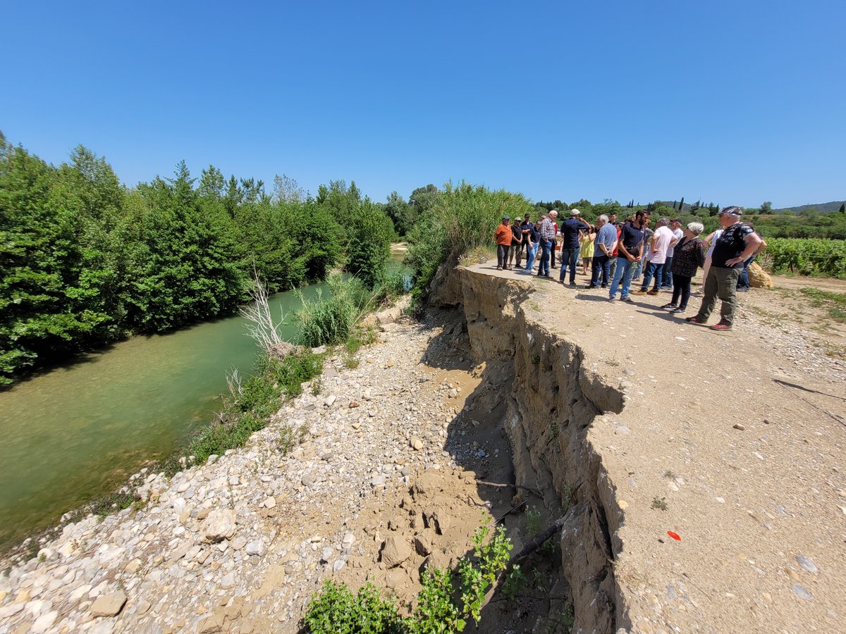 smmar_aude's tweet photo. FORMATION | 1ere session de formation sur l’#hydromorphologie des cours d’eau aujourd’hui avec les élus du Syndicat #Orbieu-Jourres ! 🏞
Programme :💼théorie (fonctionnement d’une #rivière, restauration...) + 👀visite de terrain.
Un grand merci aux 25 participants !👏 #EPTB https://t.co/mrRfoKGbaZ