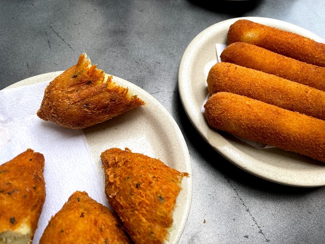 _restaurant_bot's tweet photo. Tasca das Fodinhas; R. do Rosário 24, 4990-104 Pte. de Lima, Portugal https://t.co/RN63Azw9ep https://t.co/gLx8BiMmme