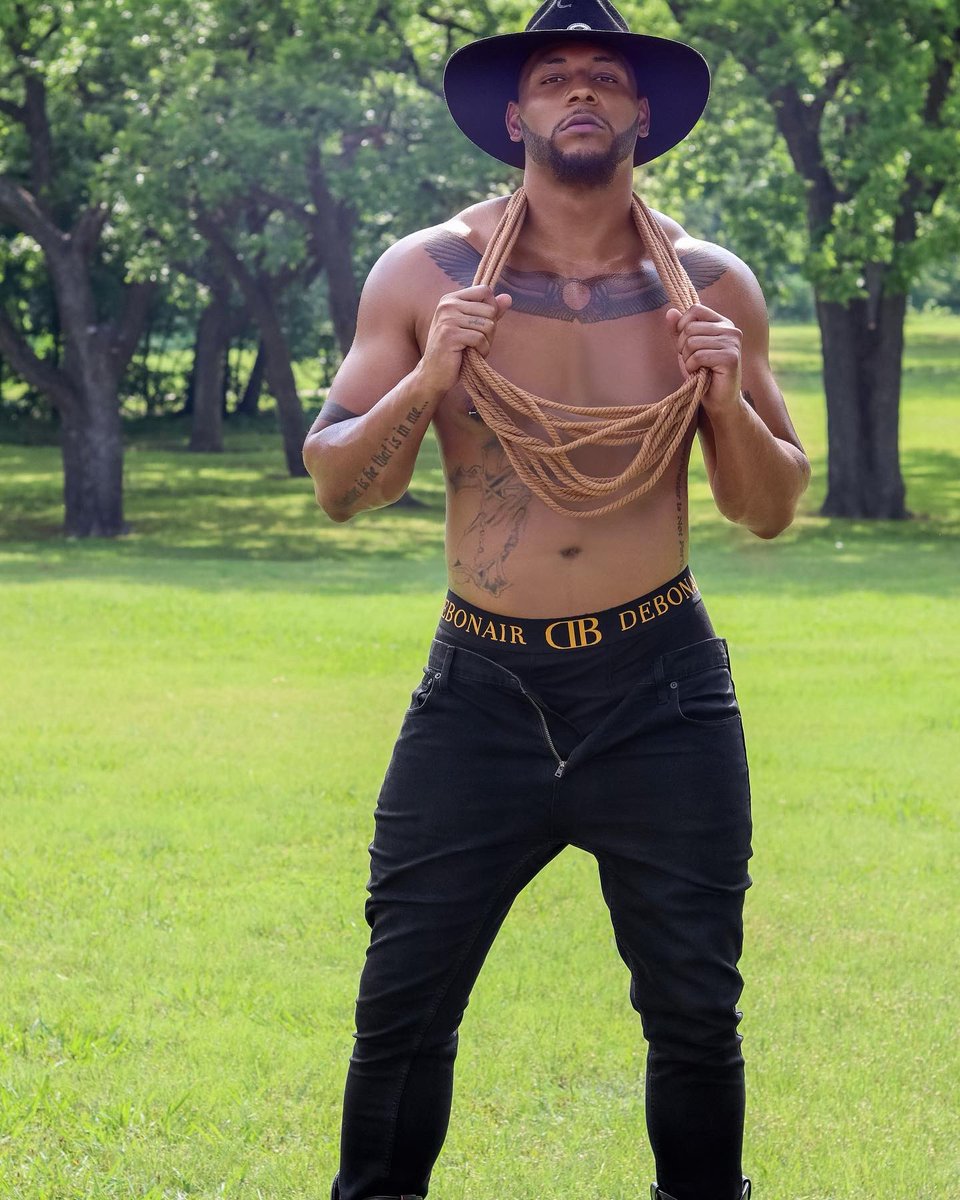Moon_Chasin's tweet photo. A God dreaming of being a human being! 

A real DB MAN - @debonairmen_ 

📸: @londonvsreese 

#DebonairMen #Cowboy #Western #WildWildWest https://t.co/OXF8zgv9lx