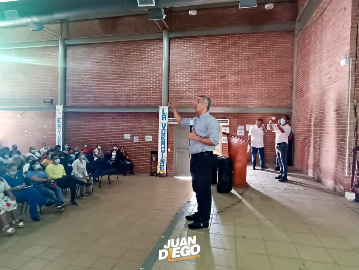 JuanDiegoMuCa's tweet photo. 🚫😵 Las sustancias psicoactivas son enemigas del futuro y esperanza. Cuando hacemos formación en contra de su consumo, luchamos por el futuro de nuestros infantes y jóvenes. 

Vamos a trabajar para que la educación y los valores se impongan sobre las adicciones. https://t.co/UXav7K93hE