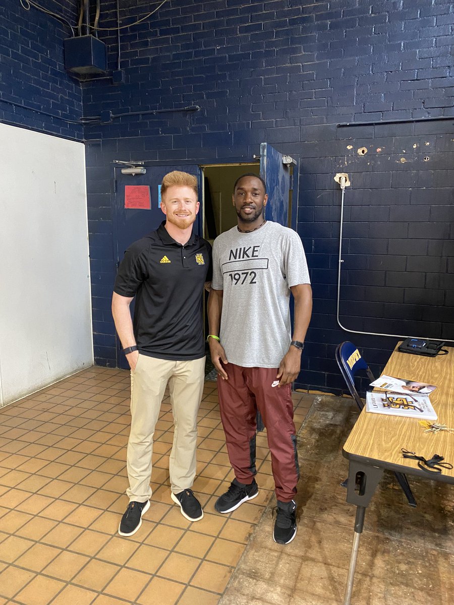 Thanks to Kennesaw state football for coming by and visiting us today here at Murphy!! <a href="/Coach_Burks/">Chandler Burks</a>