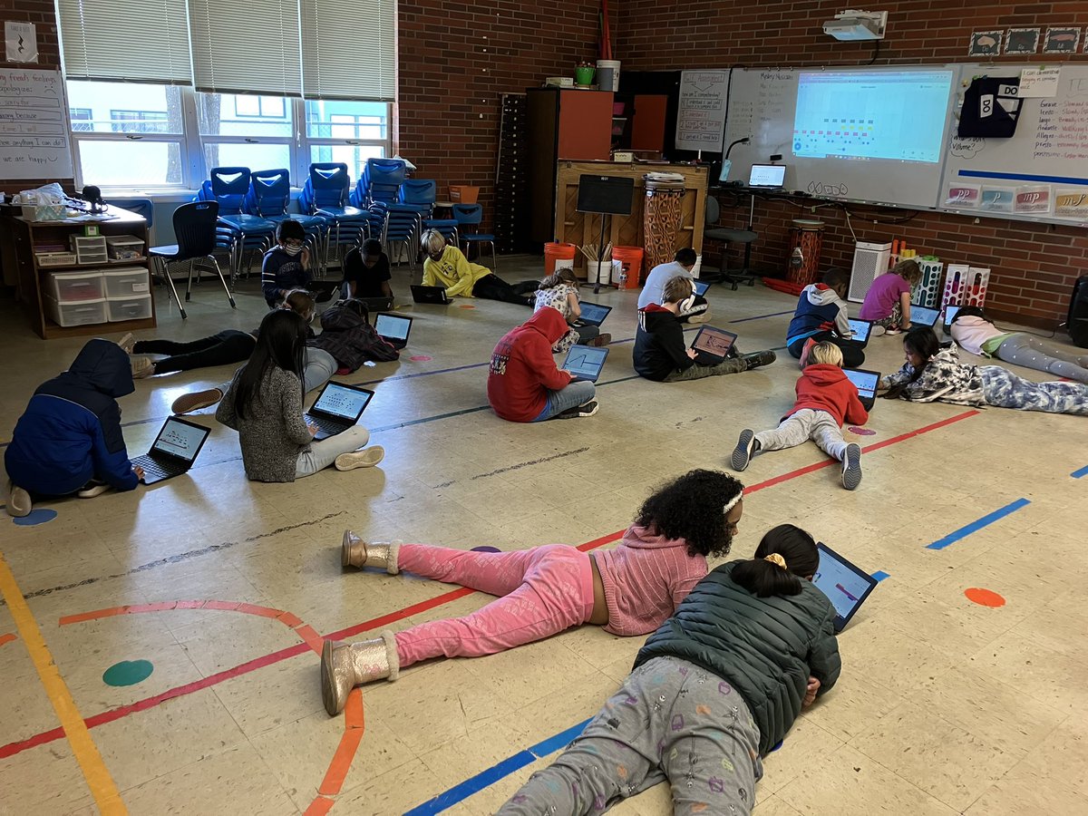 3rd grade creating music on Chrome Music Lab today. #digitalmusic