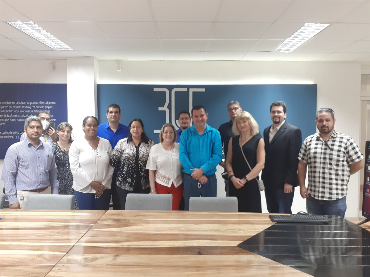 PCTHabana_3CE's tweet photo. En la mañana de #hoy directivos del @MINCOMCuba @universidad_uci y el @PCTHabana_3CE se reunieron con expertos de #Estonia. En el encuentro conocieron sobre el desarrollo de las TIC en #Cuba y visitaron algunos de los proyectos que se incuban en nuestro ecosistema. #UniónEuropea https://t.co/wlJjZESVEi