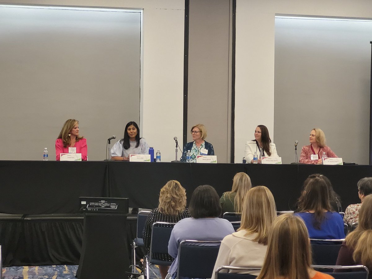 clt_alliance's tweet photo. We are proud to partner with @NCChamber for "Women > A Force in Business." CLT Alliance President ans CEO @jklabar joined several other influential, female leaders for a breakout session panel on leadership and projecting your potential. #WomenLeadNC https://t.co/u1i6zuWHPE
