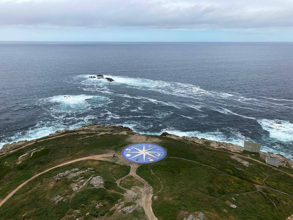milcorunhas's tweet photo. O fin da cidade. Ou o comezo.

#torredehércules #torredehercules #montealto #ACoruña #streetphotography #Coruña #Galicia #Galiza #city #urban  #Instagramphotographers  #picoftheday #corunna #lacorogne #acorunha #horizon https://t.co/JUlic2Pac4 https://t.co/gKJ5c8CX1K