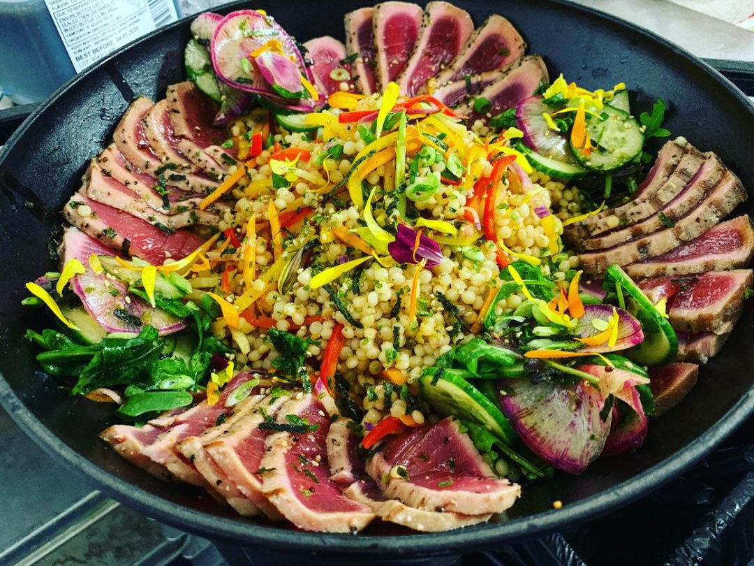 Reasons to choose Chef B: Excellent Customer Service, High-Quality Services Offered, and Professional Chef. Contact us today at (202) 905-9104 for more information about our services! #CookingClasses #PersonalChef #HealthyMeals bit.ly/3gjly7N