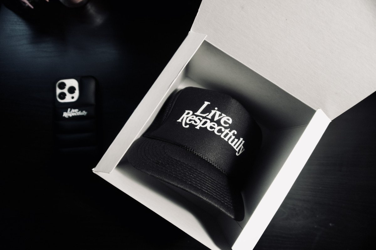 respectfullyclo's tweet photo. Trucker hat season. https://t.co/jZxsx5tjdv
#Respectfully #liverespectfully https://t.co/rKQBD8soLi