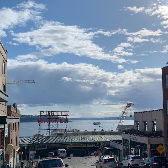PixelPlayHQ's tweet photo. Stepped outside @PGConnects @Pgbiz @BigIndiePitch #Seattle last week to catch a few sights. Look closely for a secret message in the clouds. What do you see? 

#TravelTuesday #nofilter #seattlesights #pocketgamer #pixelplay #pxlplay #indiedev #indiegame #indiegamedev #letsplay https://t.co/88m4xwrLIS