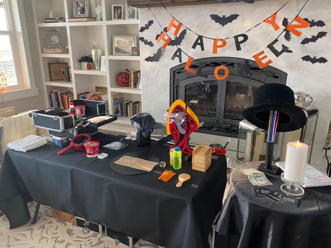 TheRyanBeyer's tweet photo. When you need a Magician that really understands what you want and carefully handles every detail, The Ryan Beyer Experience is the right choice for you. Visit my website to learn more information! #Magician #PrivatePartiesMagician #Mentalist https://t.co/XqKEm12e8H https://t.co/JqZf9IM4wR