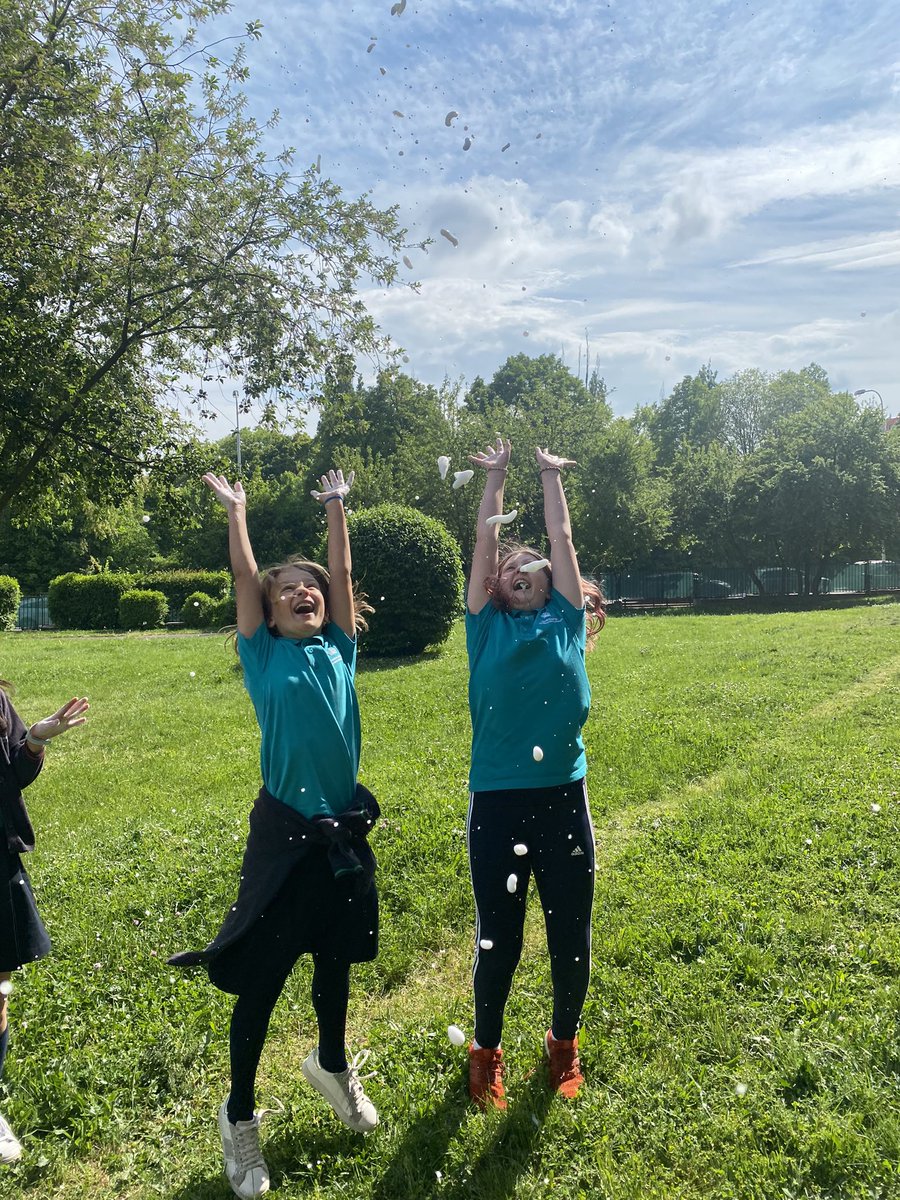 MsWardPBIS's tweet photo. π§Ό Bubbles are always a good idea π§Ό We made cube and tetrahedron bubbles this afternoon #science #maths #sublimescience #scichat #educhat https://t.co/9LGFKBYUWr