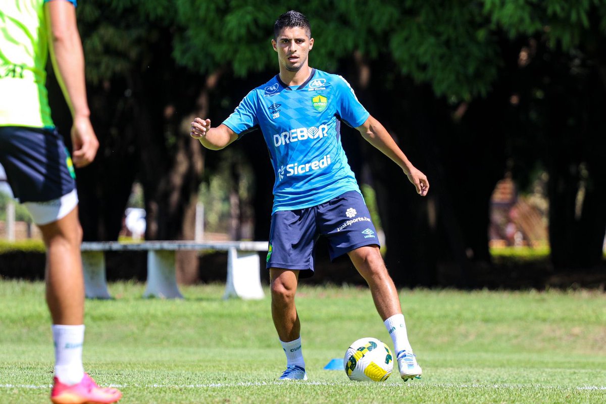 Na preparação para mais uma semana de desafios! 💪⚽️

Vamos, Dourado! 🔰