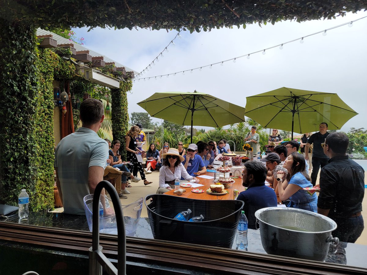 SanDiegoARCS's tweet photo. What fun to gather in person at our annual #ARCSScholar picnic this past weekend! Heartfelt thanks to #ARCSMember Catie Madani for opening up her beautiful home to Scholars &amp; members. The food, the weather &amp; the lively conversation were all thoroughly enjoyed. 💕
@ARCSFoundation https://t.co/gjuStU7qcG