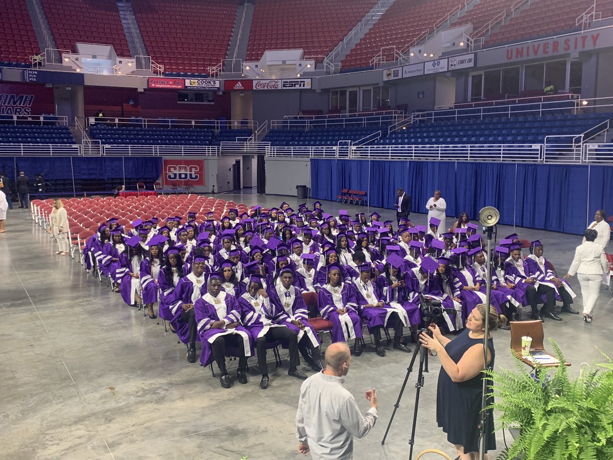 principalwoods's tweet photo. Mattie T. Blount High School Class of 2022! Go Leopards https://t.co/JxWuQEqs0k